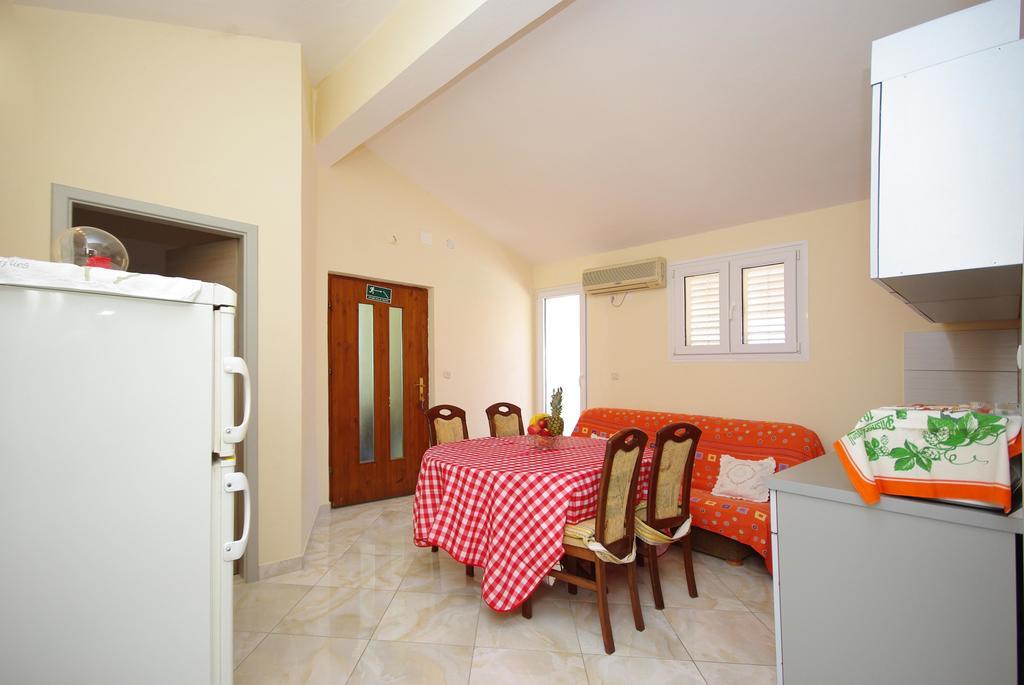 Apartments Ribarevic Makarska Bilik gambar