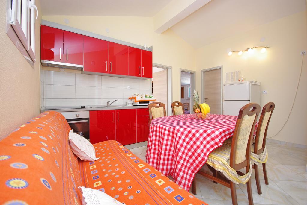 Apartments Ribarevic Makarska Bilik gambar